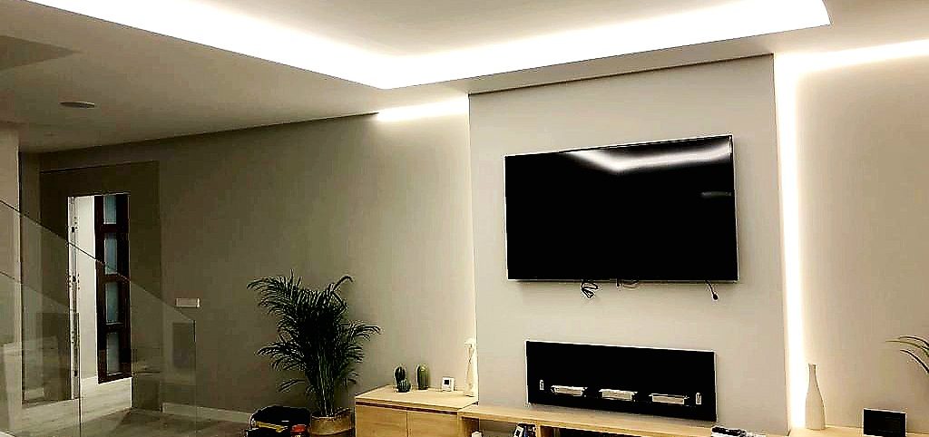 iluminacion indirecta con paneles de pladur molduras con pladur
